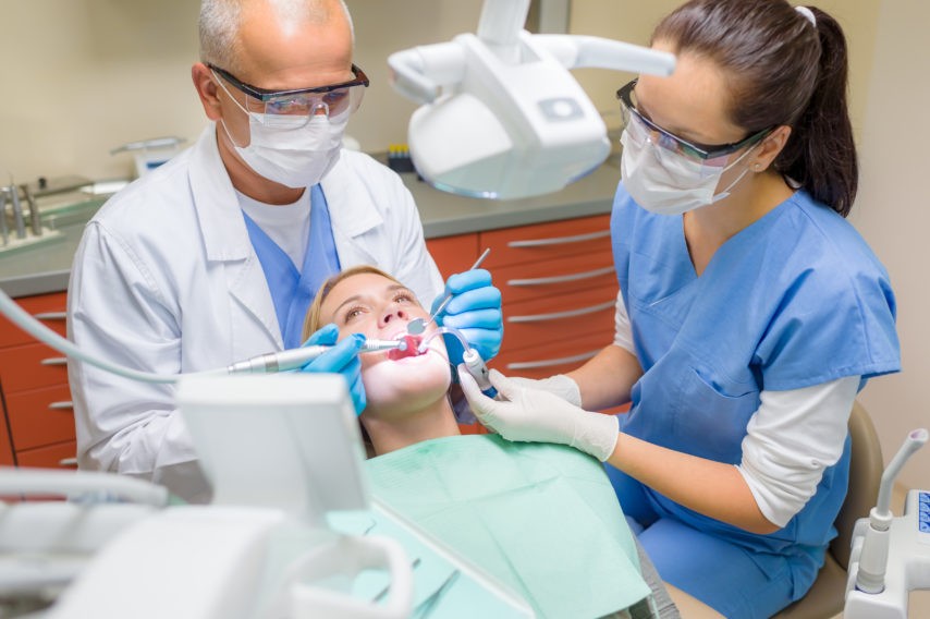Implants Dentaires et Santé Générale: Ce Que Vous Devez Savoir